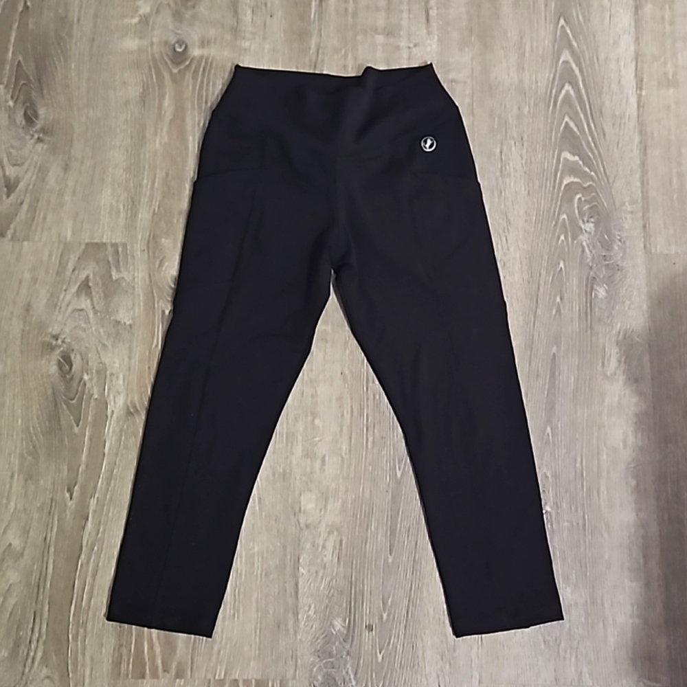 Abs2B scrunch butt capris